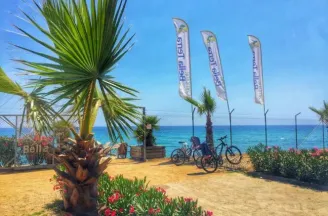 Stimmungsvolles Bild eines tropischen Strandes | Roan Luxury Camping Holidays.