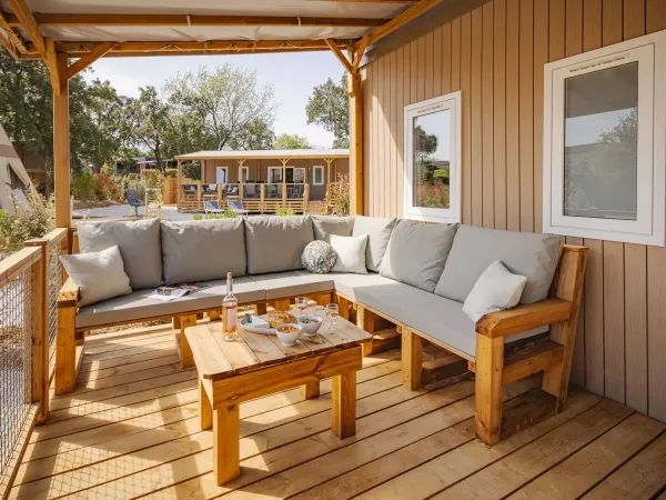 Supreme Deluxe Family Lounge Premium-Zone 4