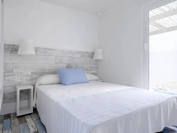 Doppelbett im Roan Mobilheim Premium Premium-Zone.