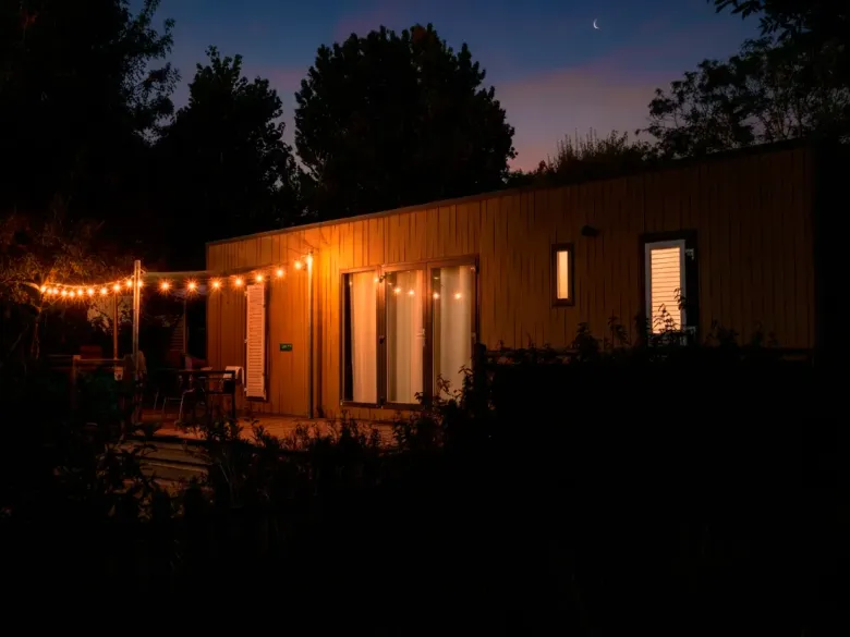 Bild der Abendstimmung in der Supreme Plus Lounge.