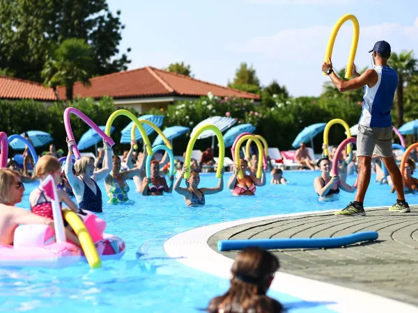 Wassergymnastik auf dem Roan Campingplatz Bella Italia.