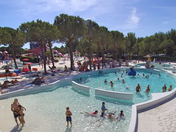 Einer der Pools des Campingplatzes Union Lido Mare in Roan.