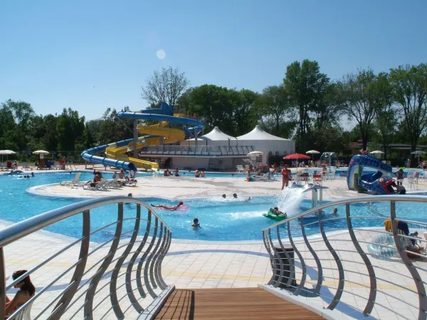 Schwimmbad auf dem Campingplatz Roan Turistico.