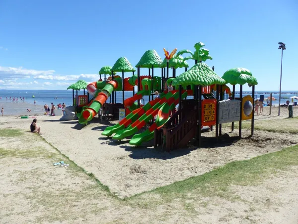 Strandspielplatz auf dem Campingplatz Roan Turistico.