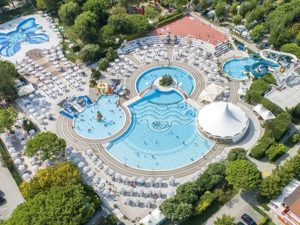 Übersicht Pool des Roan camping Sant Angelo.