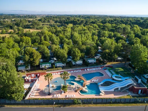 Übersicht Pool des Campingplatzes Roan De Canet.