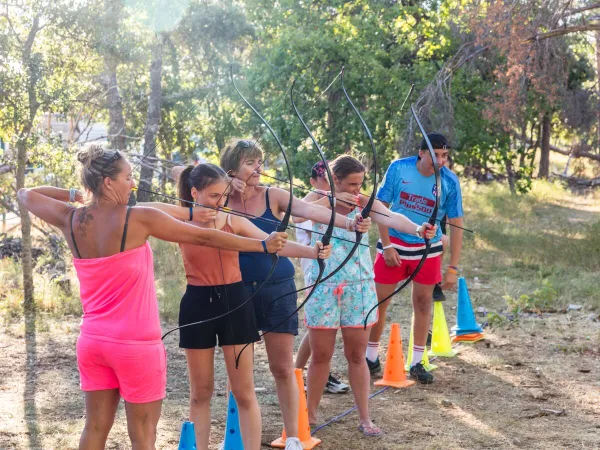 Bogenschießen auf dem Roan Camping Du Verdon.