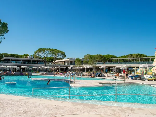 Schwimmbad auf dem Campingplatz Roan Mediterraneo.