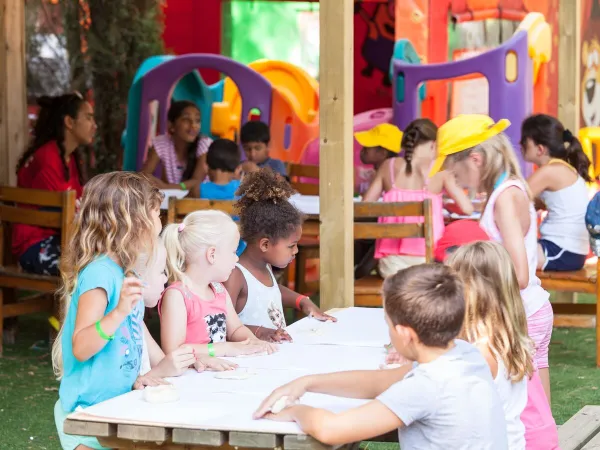 Kinderaktivitäten auf dem Campingplatz Domaine Naïades in Roan.