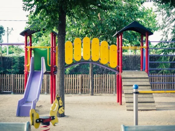 Spielplatz auf dem Campingplatz Roan in Caballo de Mar.