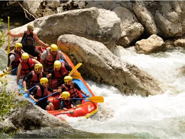 Rafting bei Roan Camping Les Collines.
