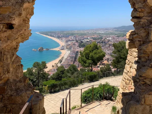 Der Strand von Blanes in der Nähe des Roan-Campingplatzes La Masia.