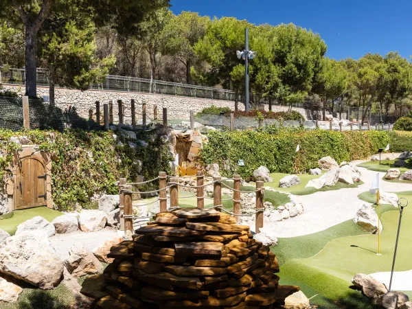 Minigolfplätze auf dem Roan Campingplatz Vilanova Park.