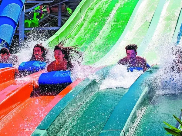 Der Wasserpark Water World in Lloret de Mar in der Nähe des Roan-Campingplatzes Bella Terra.