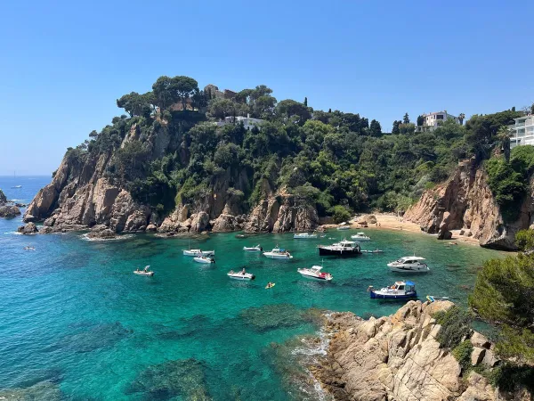 Schöne Bucht von Blanes in der Nähe von Roan Camping Bella Terra.