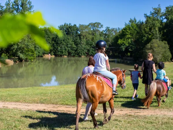 Reiten auf dem Campingplatz Roan Château de Fonrives.