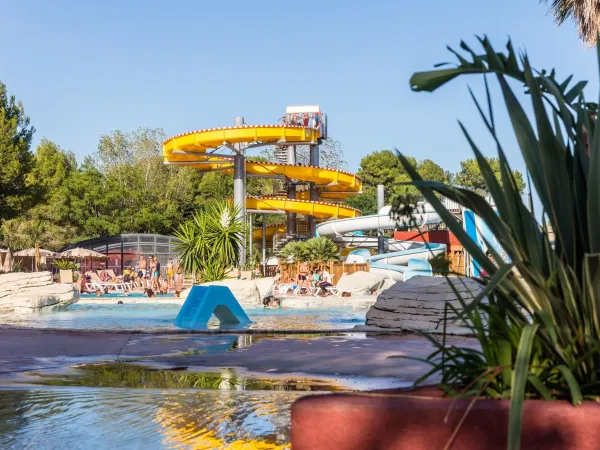 Ein Teil des Schwimmbads auf dem Campingplatz Roan de Canet.