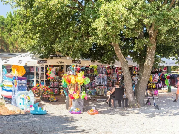 Basar auf dem Campingplatz Roan Park Umag.