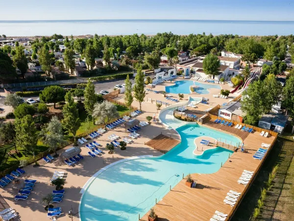 Übersicht der Schwimmbäder auf dem Campingplatz Roan Méditerranée Plage.