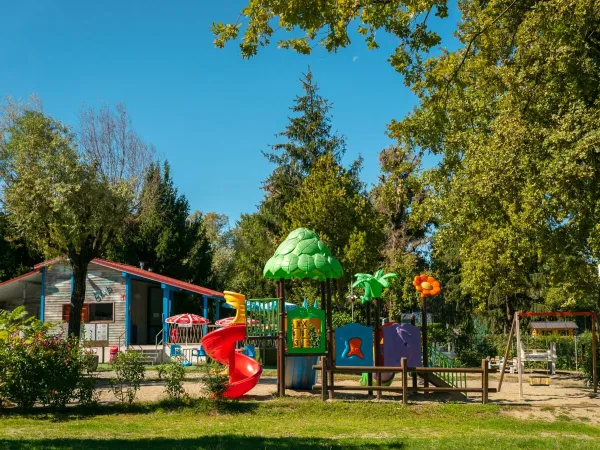 Ein Spielplatz auf dem Roan-Campingplatz Lido Verbano.