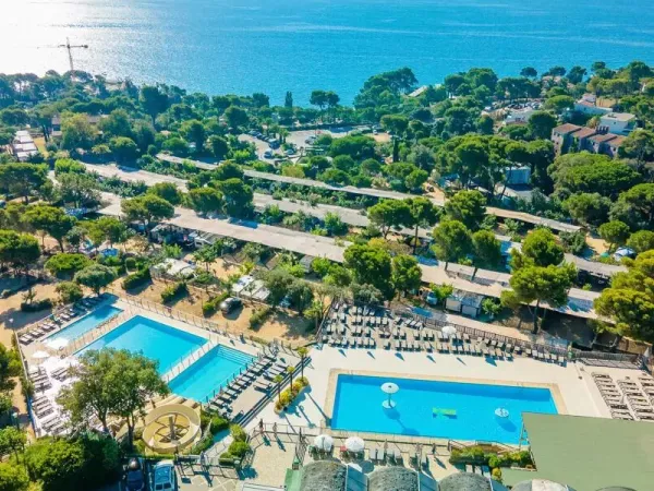 Übersicht der Schwimmbäder auf dem Roan Campingplatz Cala Gogo.