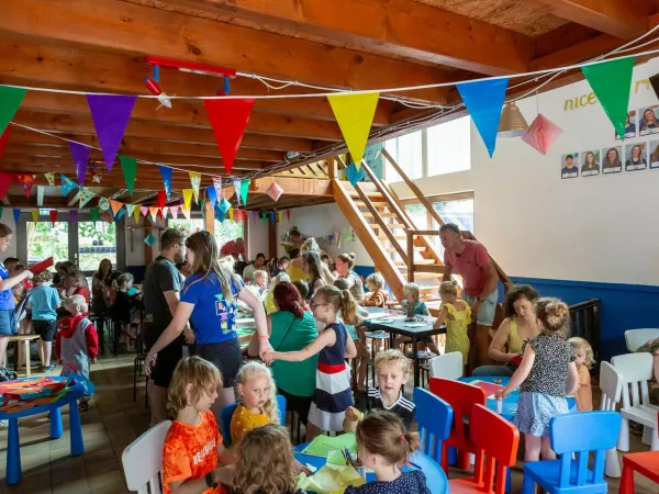 Der Mini-Club auf dem Campingplatz Roan hu Birkelt village.