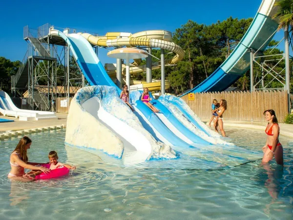 Wasserrutschen auf dem Campingplatz Roan Atlantic Montalivet.