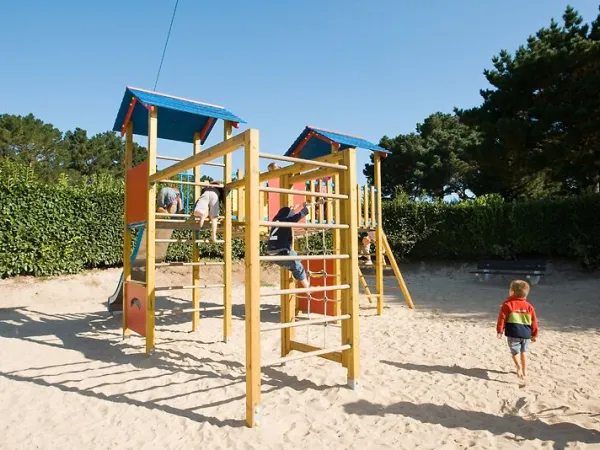 Kinderspielplatz auf dem Campingplatz Roan Grande Métairie.