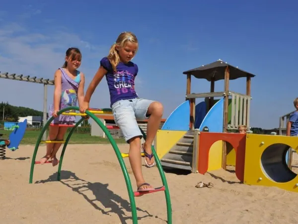 Spielplatz auf dem Campingplatz Roan Le Domaine de Beaulieu