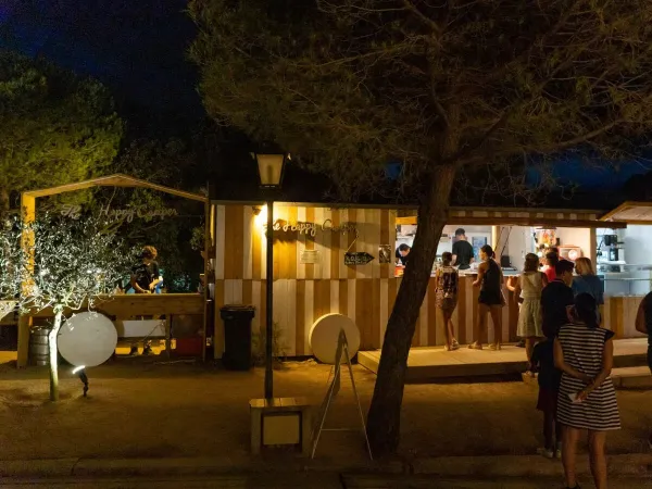 Die Menschen auf dem Campingplatz Roan Internacional de Calonge sind glücklich.