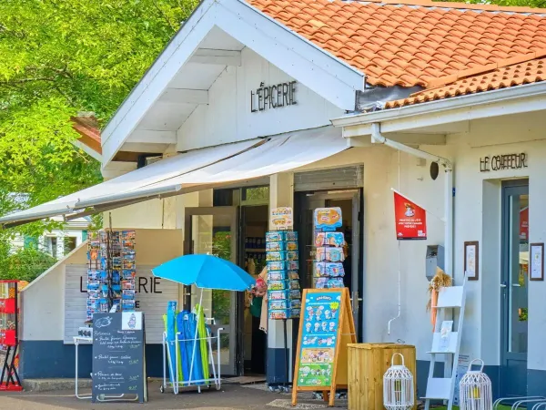 Der Laden auf dem Campingplatz Roan Mayotte Vacances.