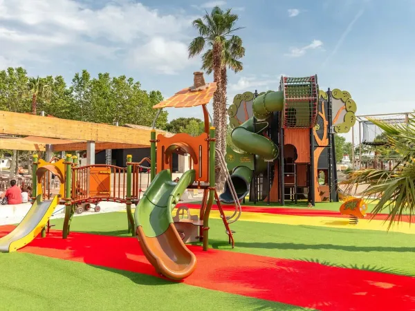 Spielplatz auf dem Campingplatz Roan Domaine de la Yole.