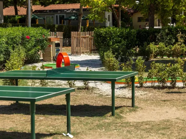 Tischtennis auf dem Campingplatz Roan hu I Pini Dorf.