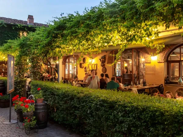 A la carte Restaurant auf dem Campingplatz Roan hu Norcenni Girasole village.