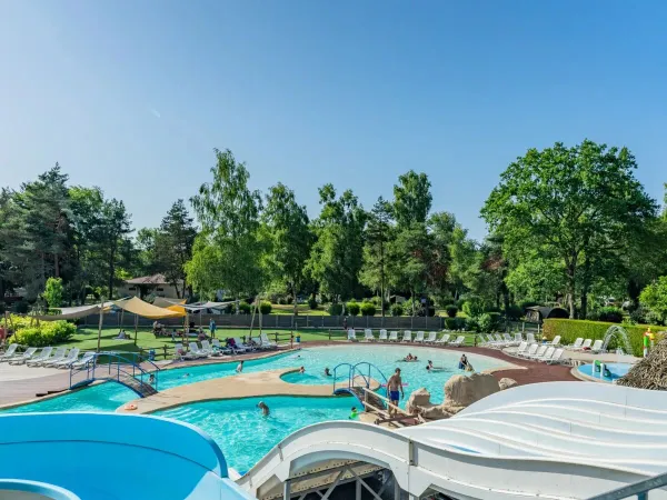 Das Schwimmbad auf dem Campingplatz Roan de Bonnal.