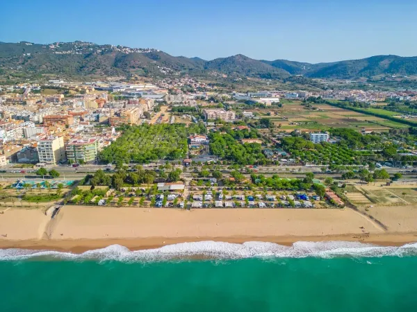 Schöner Blick von oben auf den Roan-Campingplatz Caballo de Mar.
