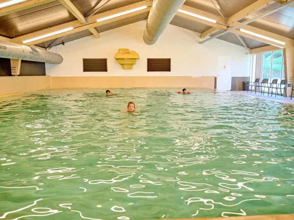 Beheiztes Hallenbad Roan camping Marvilla Parks Kaatsheuvel.