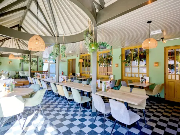 Das Restaurant 'Grand café Sands' auf dem Roan-Campingplatz Marvilla Parks Kaatsheuvel.