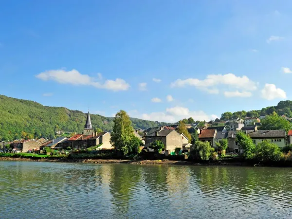 Dorf in der Nähe von Roan camping Le Lac des Vieilles Forges.