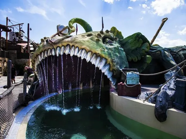 Fauler Fluss auf dem Roan Campingplatz Les Sables d'Or.