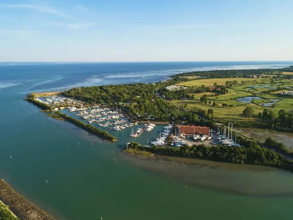 Hafen in der Nähe des Roan-Campingplatzes Tanuta Primero.