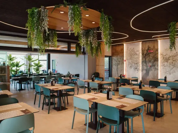 Das stimmungsvolle neue Restaurant des Roan-Campingplatzes Pra'delle Torri.