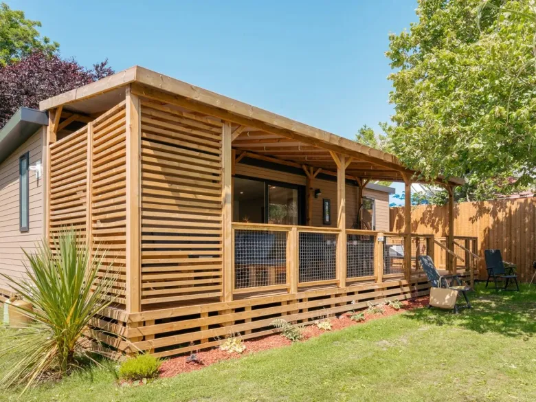 Das Mobilheim Supreme Plus Lounge auf dem Campingplatz Roan La Vallée.