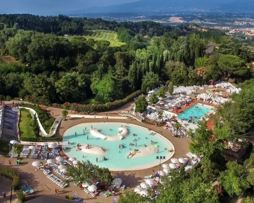 Übersicht Pool Roan Camping hu Norcenni Girasole Dorf.