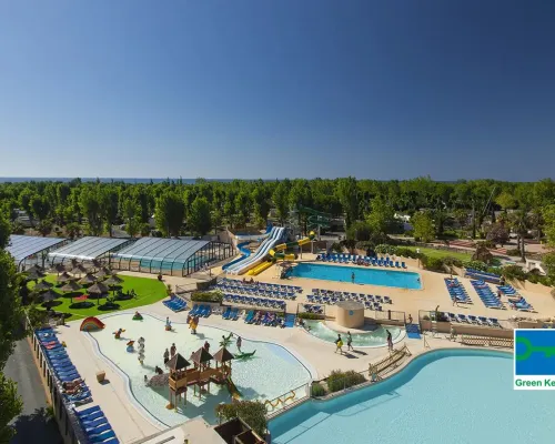 Übersicht über die Pools auf dem Campingplatz Roan Domaine de La Yole.