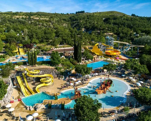 Übersicht Badebereich des Campingplatzes Roan Le Pommier.
