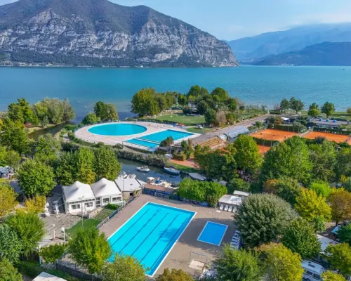 Übersichtsfoto vom Campingplatz Roan Village Bella Iseo.